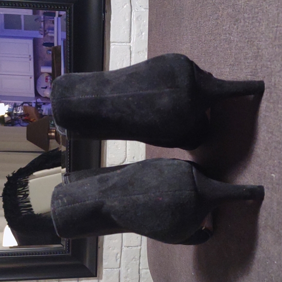 Clark's suede heeled ankle boots - Picture 4 of 4